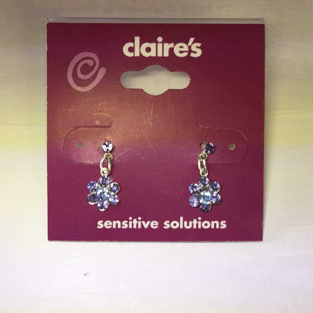 🖤6 for $18🖤 Dangle flower Claire’s earrings
